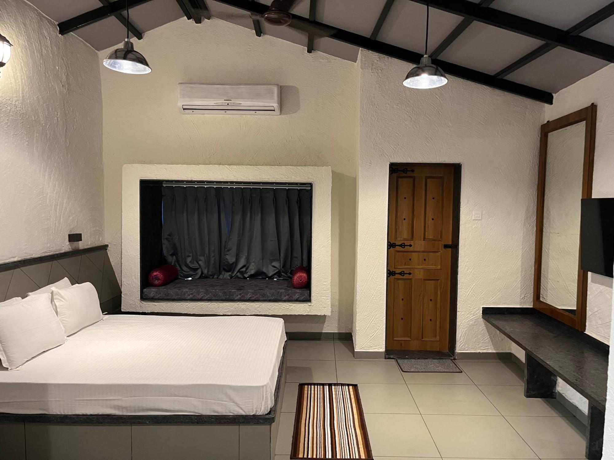 Parnakuti Cottage Trimbak Bagian luar foto